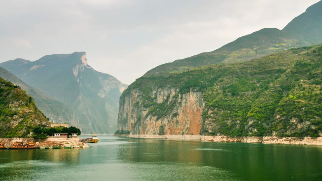 Majestic gorge and the Yangtze river.